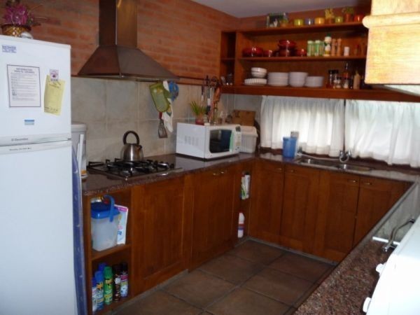 Hermosa casa para alquilar a tres cuadras del mar en Pinares.